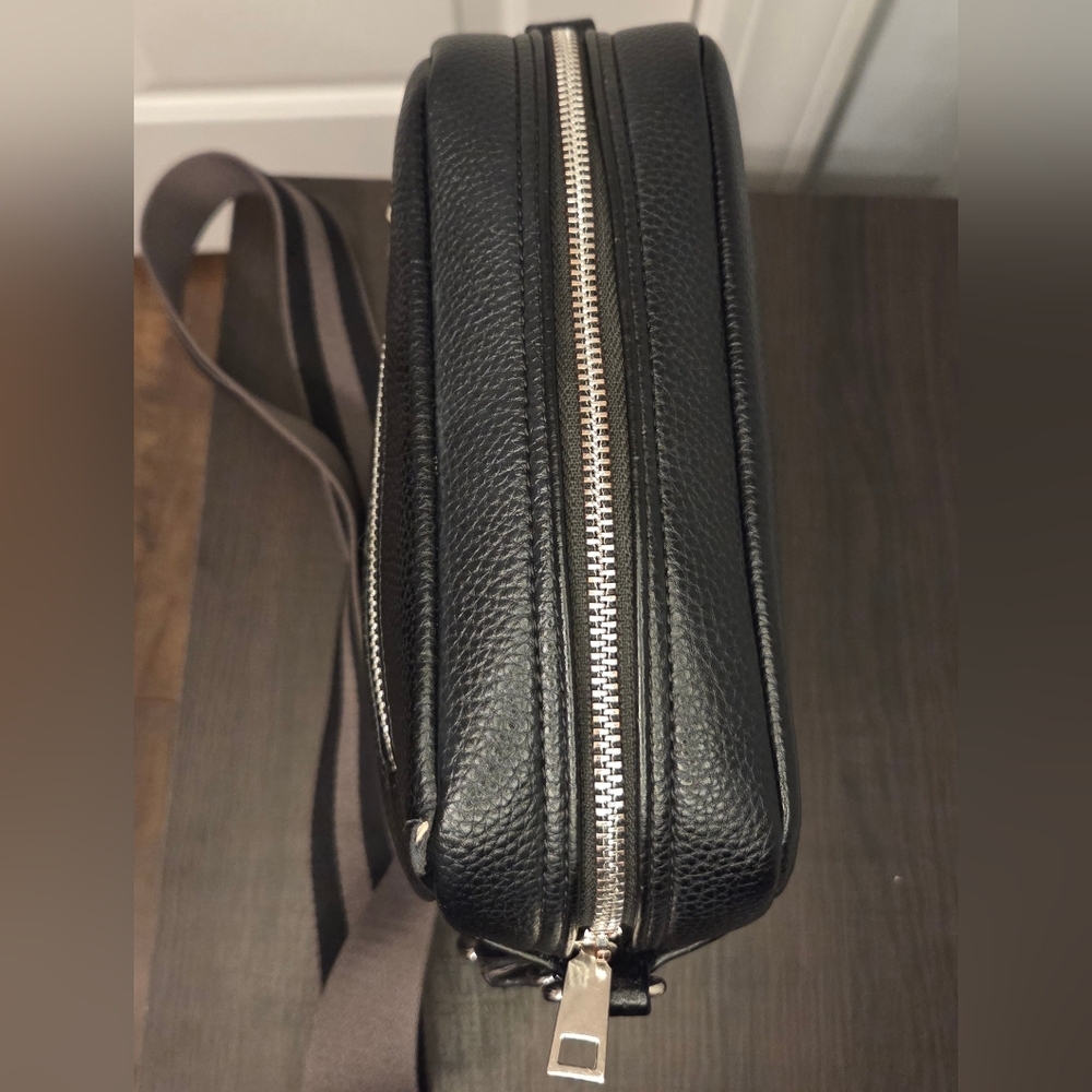 Set of 2 Vegan Leather Camera Crossbody Bags Black & Taupe Adjustable Straps - Picture 5 of 10